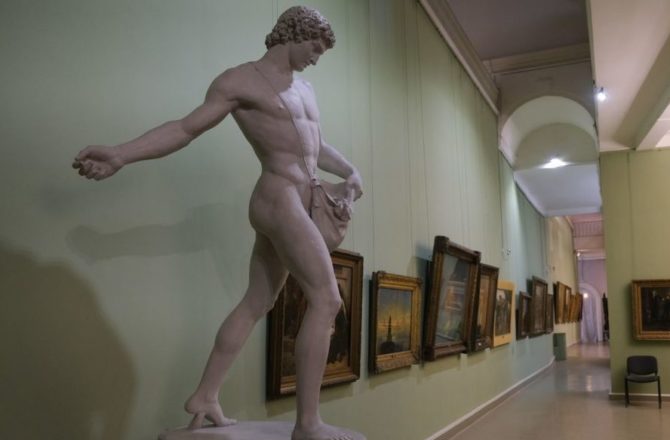 К 300-летию Перми можно совершить виртуальную экскурсию в Пермскую художественную галерею